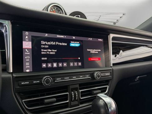 Used 2019 Porsche Macan AWD/4WD image 21