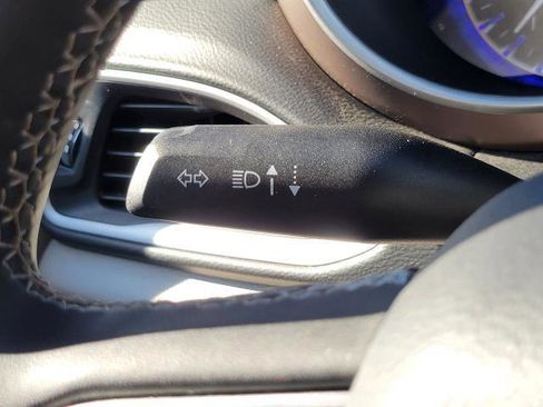 Used 2023 Chrysler Voyager LX FWD image 14