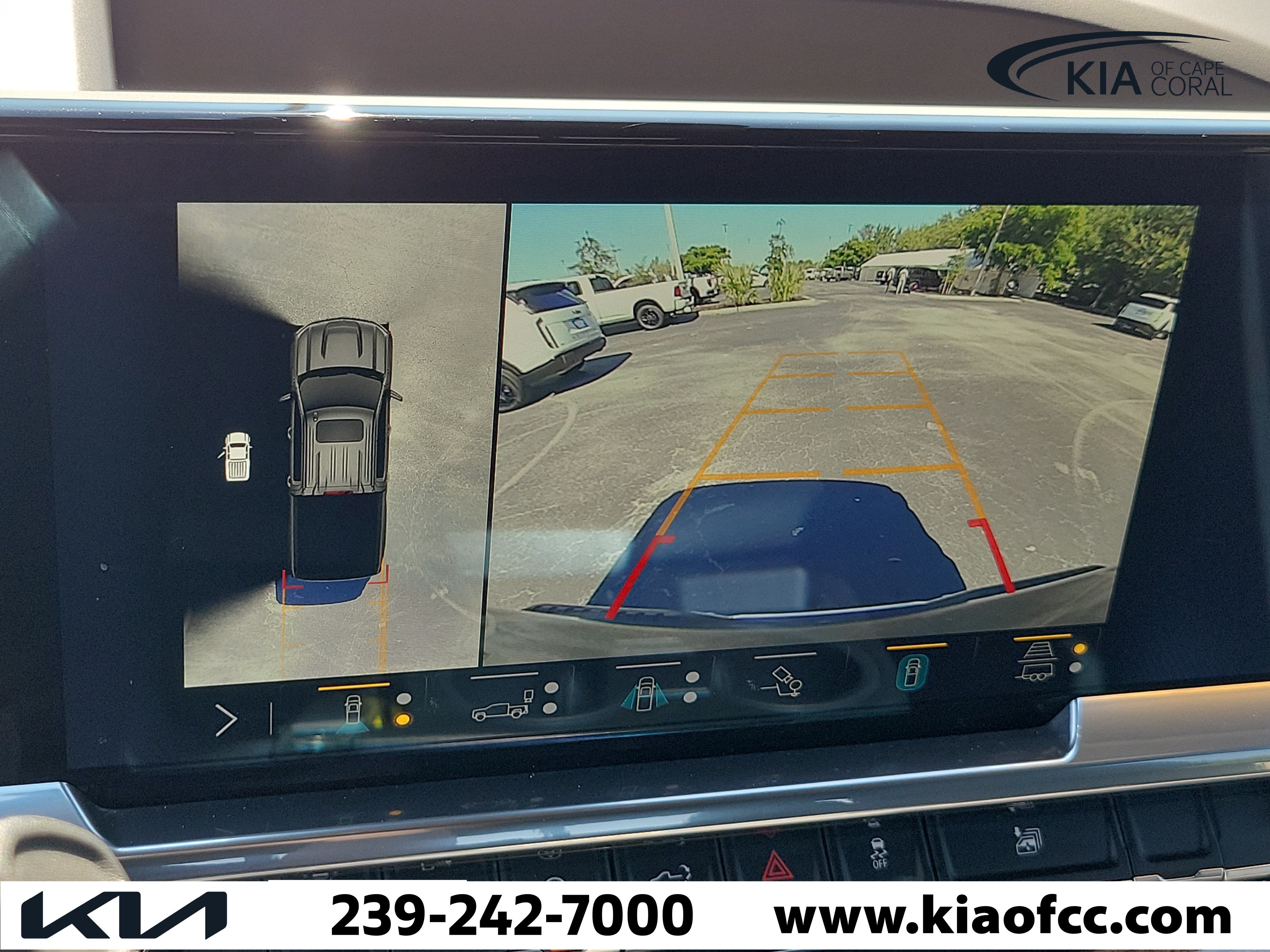 Used 2023 Chevrolet Silverado 1500 LT w/ Safety Package AWD/4WD image 27