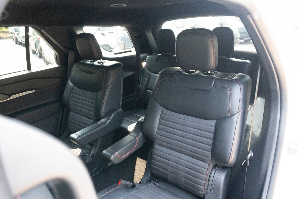 Used 2025 Ford Explorer ST-Line w/ Premium Package RWD image 20