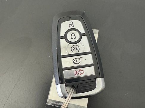 Used 2022 Ford Explorer XLT image 55