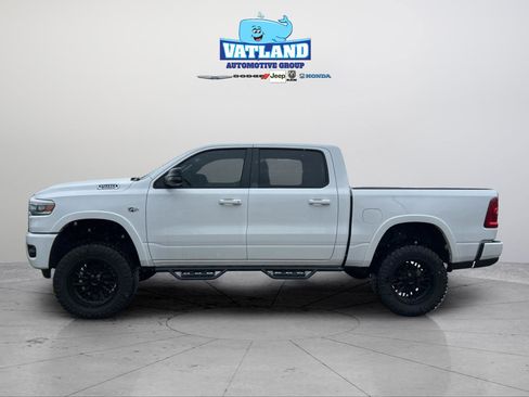 Used 2026 RAM 1500 Big Horn AWD/4WD image 2
