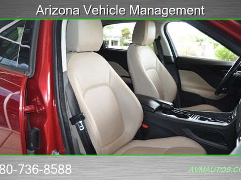 Used 2017 Jaguar F-PACE Premium AWD/4WD image 26