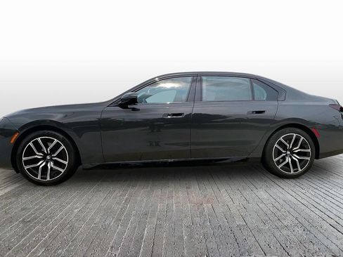 Used 2024 BMW 740i xDrive w/ Executive Package AWD/4WD image 4