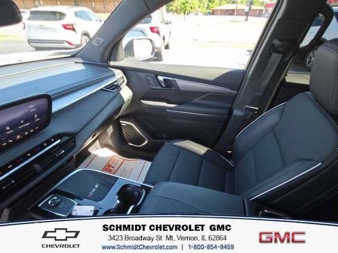 Used 2026 Buick Enclave Preferred FWD image 18