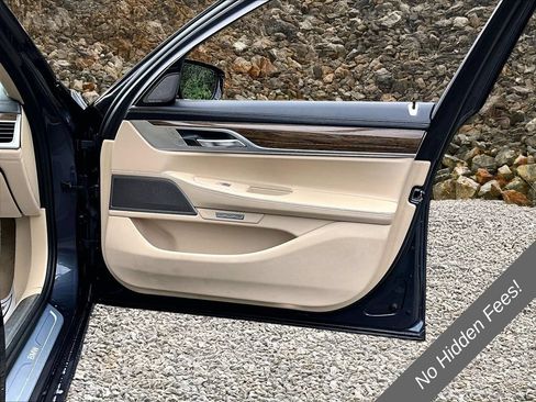 Used 2016 BMW 740i RWD image 19