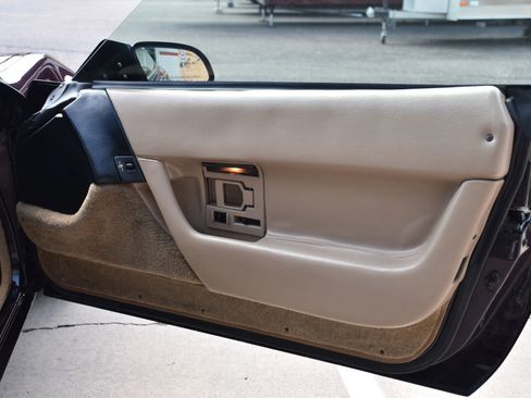 Used 1993 Chevrolet Corvette Convertible image 21