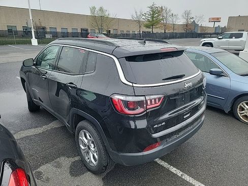 Used 2025 Jeep Compass Latitude w/ Sun & Sound Group image 4