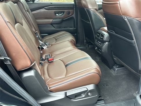 Used 2025 Honda Pilot Elite image 15
