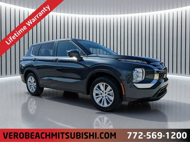 New 2026 Mitsubishi Outlander ES FWD image 1