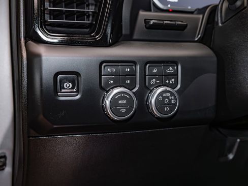 Used 2026 GMC Sierra 2500 AT4 w/ AT4 Premium Plus Package AWD/4WD image 21