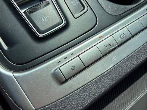 Used 2026 Kia Carnival LXS Hybrid FWD image 32