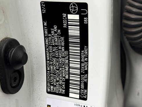 Used 2022 Toyota C-HR Limited FWD image 28