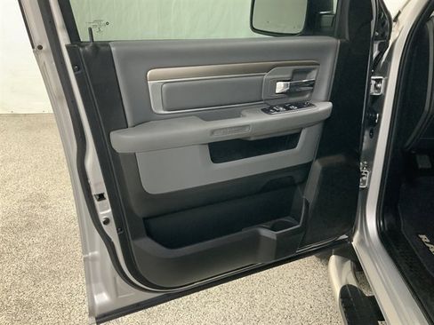 Used 2019 RAM 1500 Classic SLT image 17