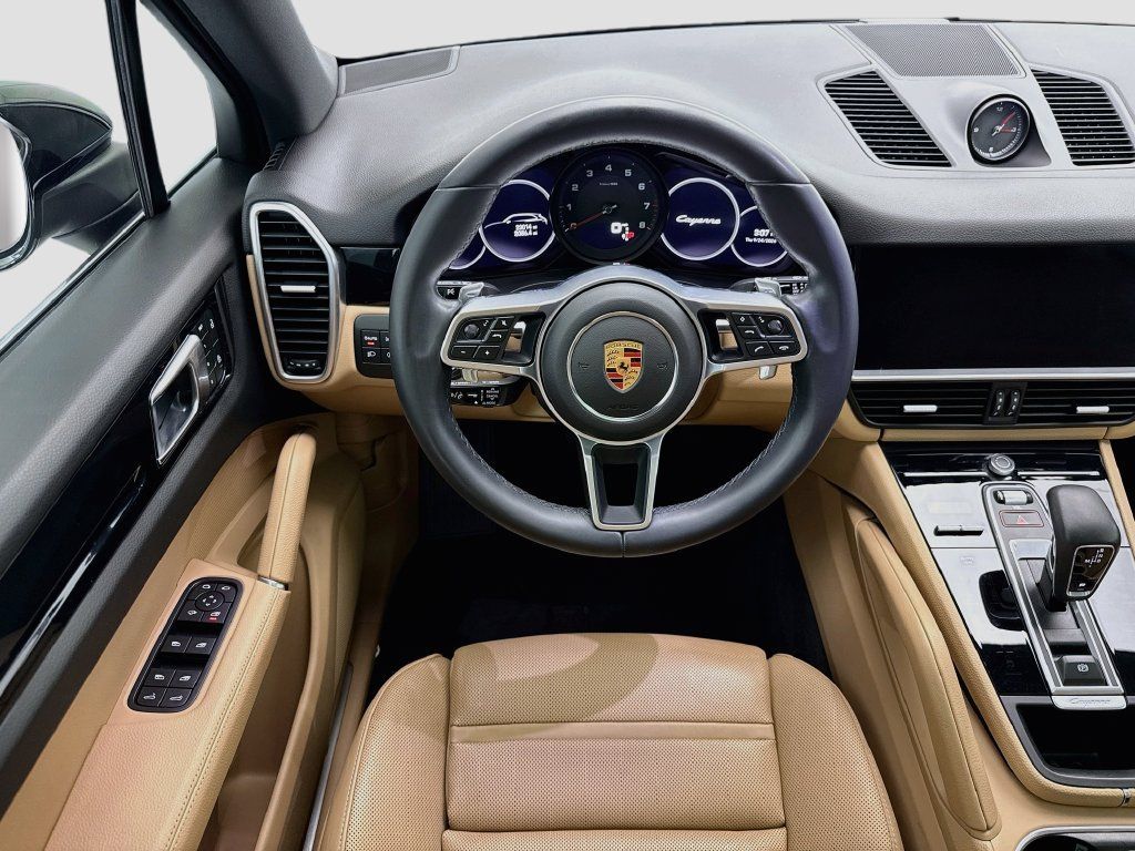 Certified 2023 Porsche Cayenne AWD/4WD image 12