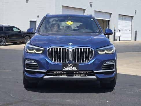 Used 2021 BMW X5 xDrive40i w/ Premium Package 2 AWD/4WD image 2