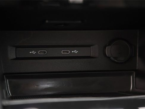 Certified 2024 Volkswagen Taos SE image 22