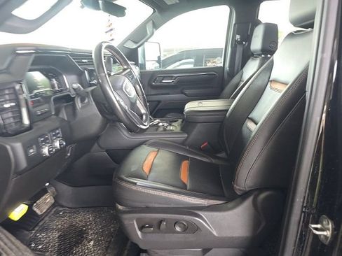 Used 2024 GMC Sierra 2500 AT4 w/ AT4 Premium Plus Package AWD/4WD image 4