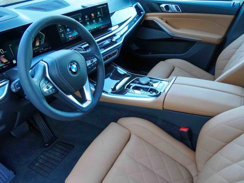 Used 2025 BMW X5 xDrive40i image 9