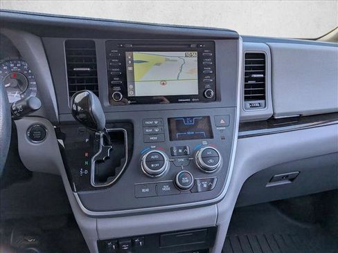 Used 2020 Toyota Sienna XLE Premium AWD/4WD image 11