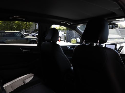 Used 2024 Ford Edge ST w/ Equipment Group 401A AWD/4WD image 11