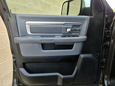 Used 2018 RAM 2500 Big Horn image 24