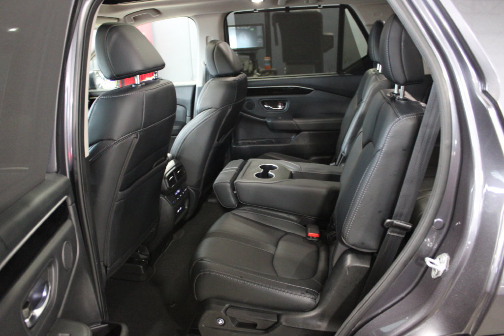 Used 2023 Honda Pilot Touring image 11