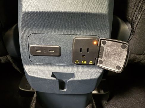 New 2025 Ford Maverick XLT w/ XLT Luxury Package image 19