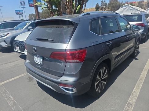 Certified 2023 Volkswagen Taos SE FWD image 12