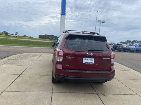Used 2018 Subaru Forester 2.5i Premium AWD/4WD image 8