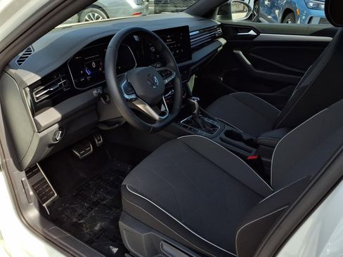 Certified 2025 Volkswagen Jetta Sport image 17