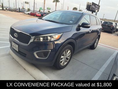 Used 2017 Kia Sorento FWD w/ LX Convenience Package