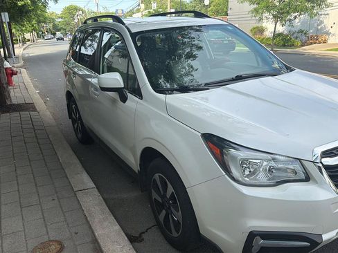 Used 2018 Subaru Forester 2.5i Limited AWD/4WD image 4