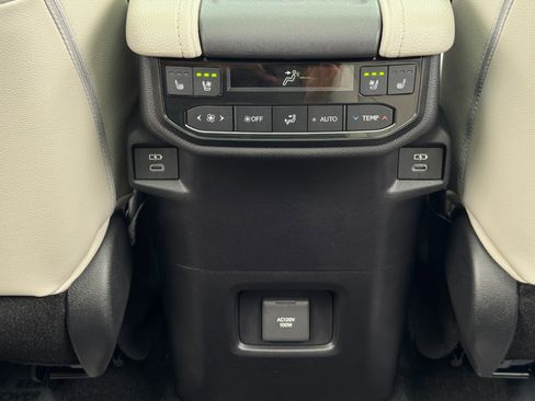 Used 2024 Toyota Grand Highlander Platinum image 36