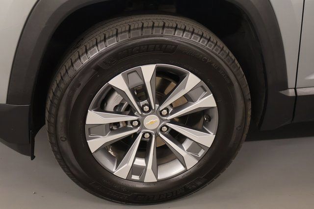 Used 2026 Chevrolet Equinox LT AWD/4WD image 8