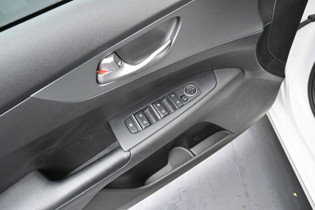 Used 2021 Kia Forte LXS FWD image 14