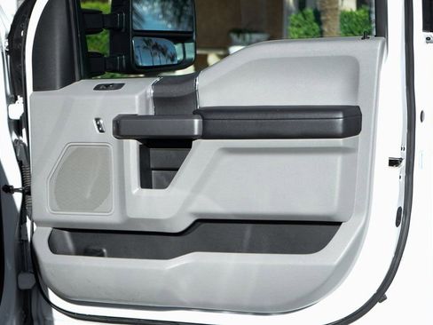 Used 2020 Ford F350 XLT w/ XLT Value Package image 39