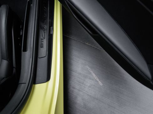 Certified 2025 Porsche 911 Carrera GTS RWD image 38