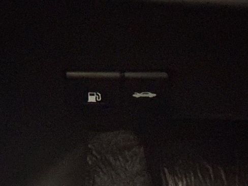 Used 2020 Nissan Kicks SV image 32