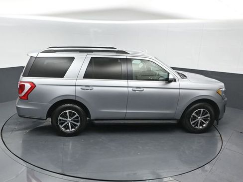 Used 2020 Ford Expedition XLT image 16