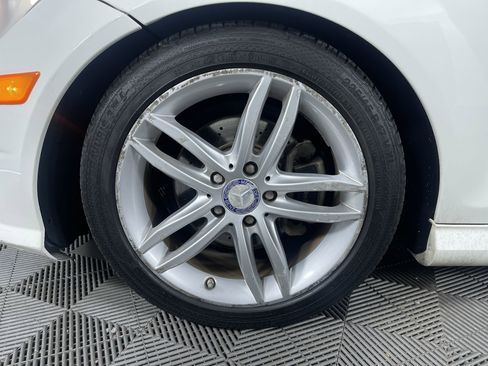 Used 2012 Mercedes-Benz C 300 4MATIC Sedan image 27