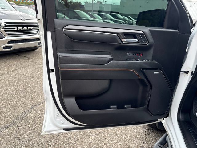 Used 2024 GMC Sierra 1500 AT4 w/ AT4 Preferred Package AWD/4WD image 7