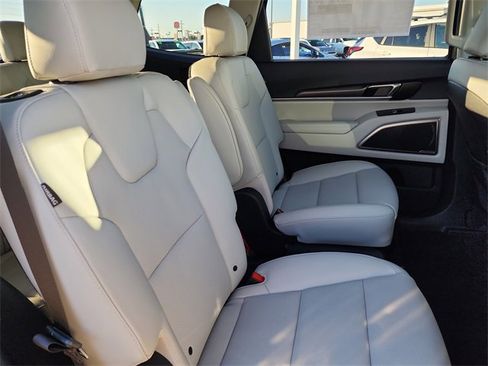 New 2025 Kia Telluride S image 18