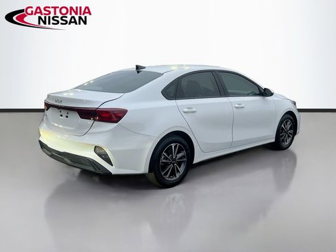 Used 2024 Kia Forte LXS w/ LXS Technology Package image 9