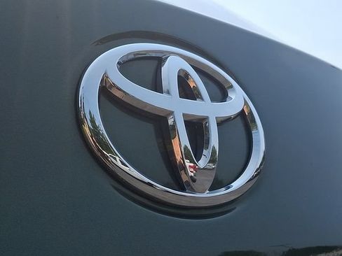 Used 2023 Toyota Corolla Cross LE AWD/4WD image 29