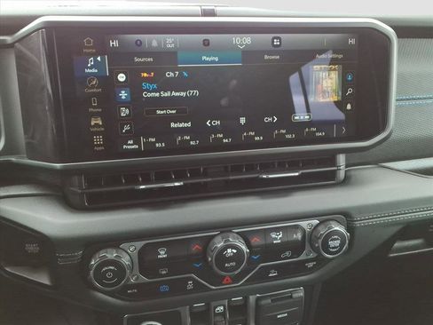 Used 2024 Jeep Wrangler Unlimited Rubicon 4xe image 22