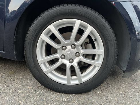 Used 2016 Chevrolet Sonic LT w/ Fun and Sun Package image 29