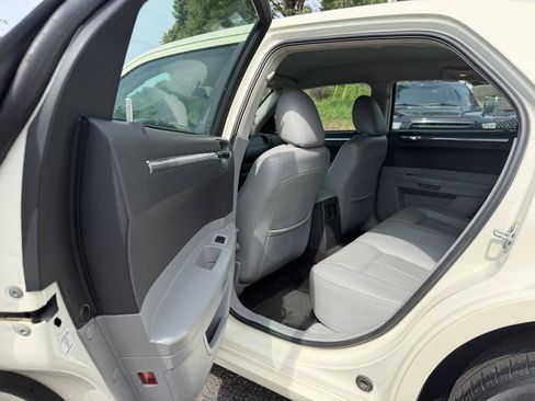 Used 2007 Chrysler 300 Touring L RWD image 16