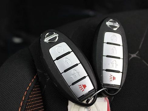 Certified 2020 Nissan Kicks SR image 26