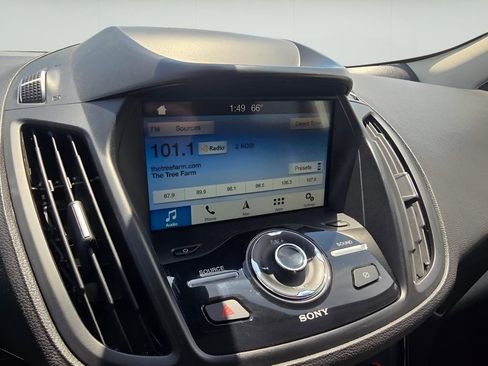 Used 2019 Ford Escape Titanium AWD/4WD image 10
